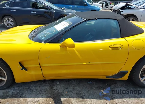 2000 Chevrolet Corvette z USA, uszkodzony, nr VIN 1G1YY32G8Y5106565